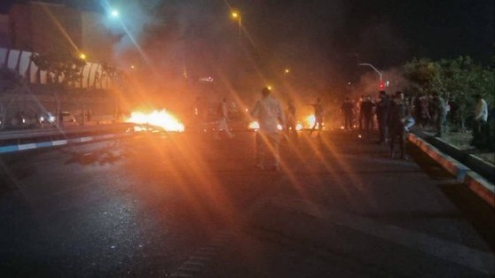 Israel tiếp tục tấn công thủ đô Tehran của Iran