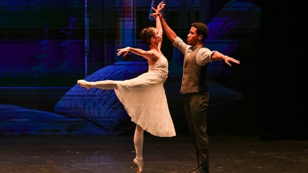 Nghệ sĩ Cuba mang trích đoạn kinh điển của ballet đến Việt Nam