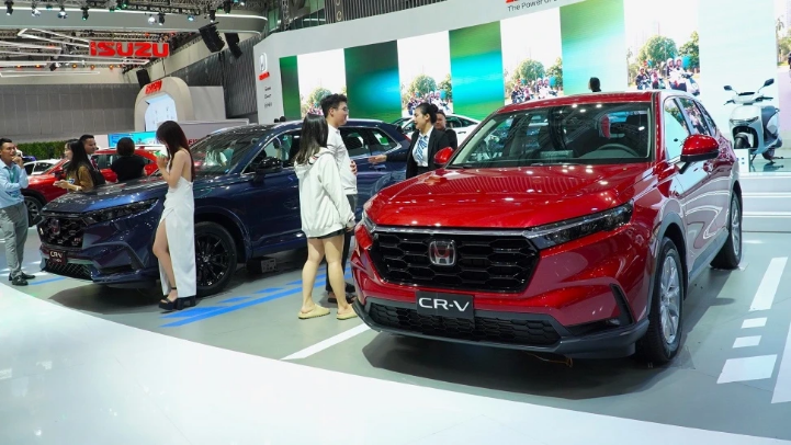 Doanh số ô tô tháng 6 cao nhất từ đầu năm