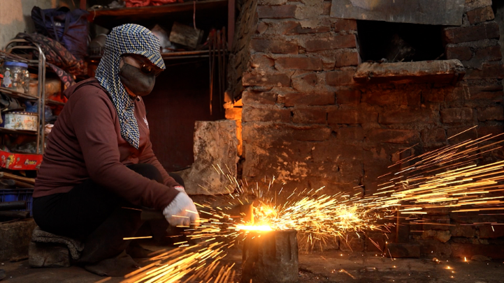 Giữ lửa trăm năm làng rèn Đa Sỹ