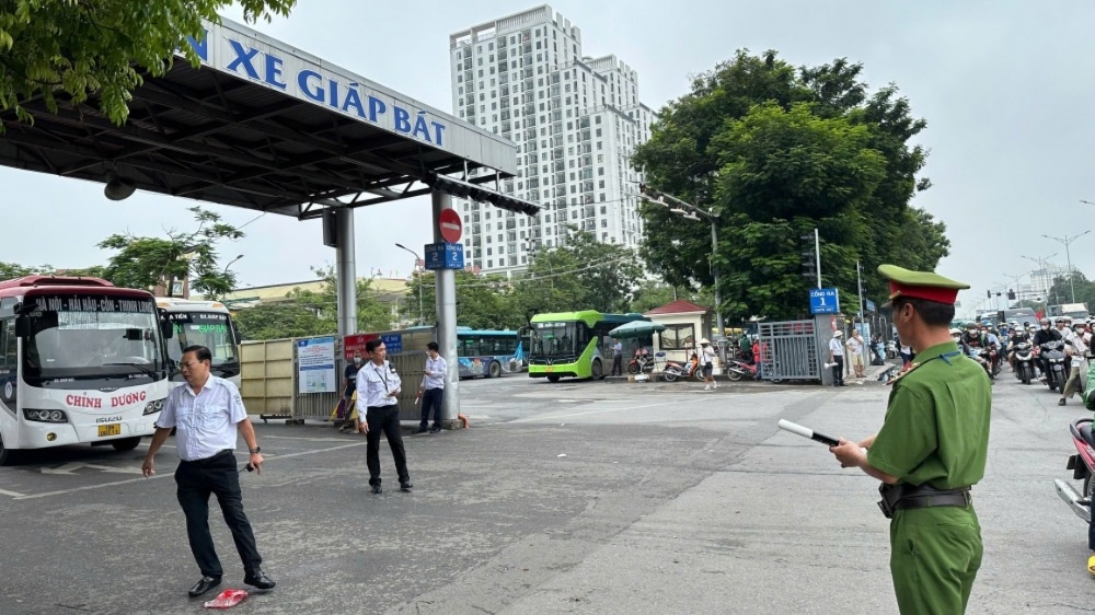  Đảm bảo trật tự đô thị quanh bến xe Giáp Bát