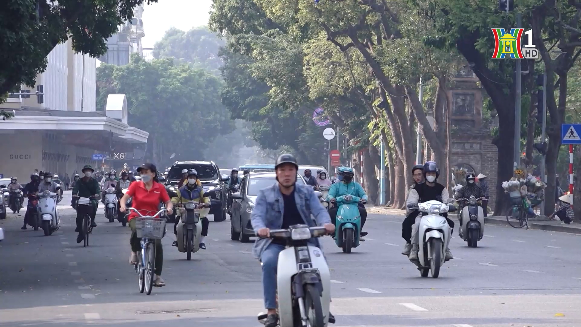 Giao thông không khí thải để Hà Nội phát triển bền vững | Chuyện đô thị | 19/07/2025