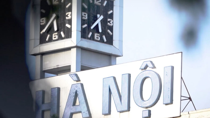 Đón bình minh ở Hồ Hoàn Kiếm 