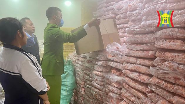 Công an Hà Nội bắt giữ lượng lớn thực phẩm bẩn