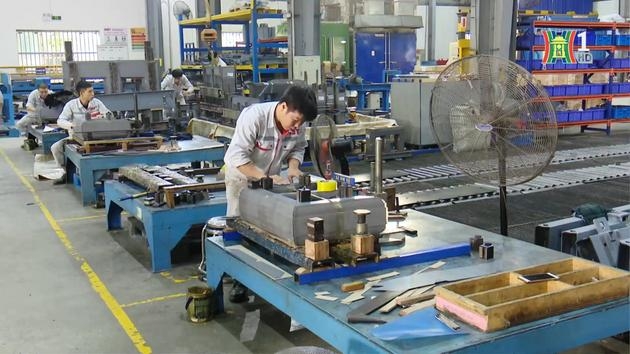 Phát triển sản phẩm công nghiệp chủ lực | Vấn đề kinh tế | 24/01/2024