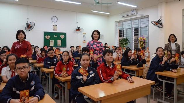 Học sinh Hà Nội phấn khởi quay lại trường sau Tết