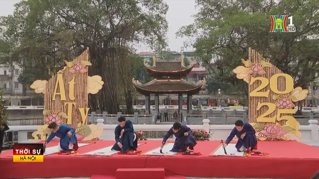Khai mạc Hội chữ Xuân Ất Tỵ 2025