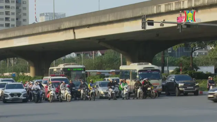 Người dân Hà Nội du xuân an toàn, đúng luật