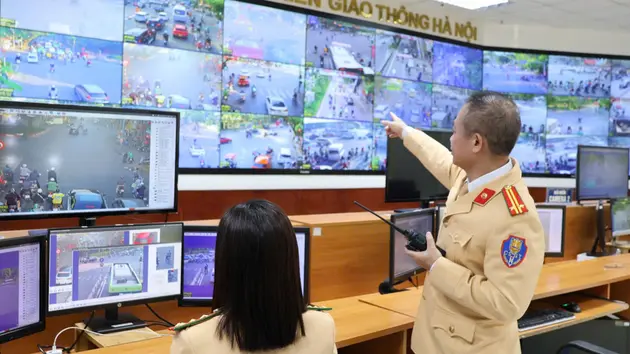 Cảnh sát giao thông Hà Nội xử lý vi phạm qua camera