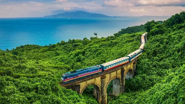 Nhiều tuyến tàu hỏa chặng ngắn đang hút khách