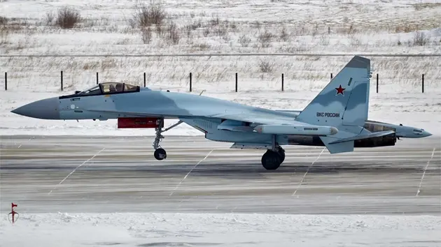 Su-35S của Nga thay A-50U trinh sát radar trên không tại Ukraine