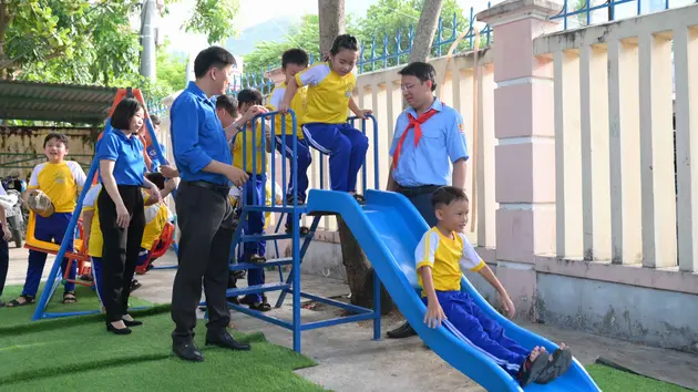 Sân chơi cho thiếu nhi dịp hè | Vì trẻ em | 25/05/2025